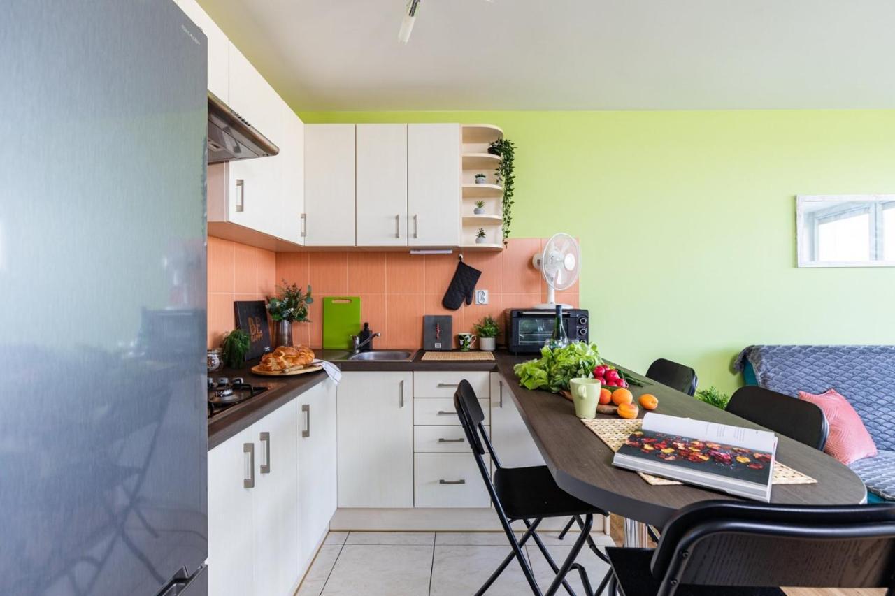 ורשה Superapart Saska 48A, Sleek 6Th-Floor Studio With Balcony & Elevator Access מראה חיצוני תמונה