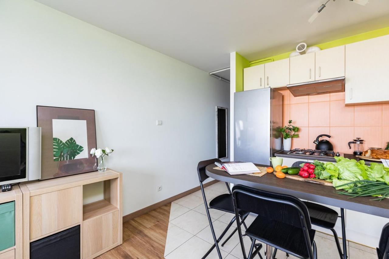 ורשה Superapart Saska 48A, Sleek 6Th-Floor Studio With Balcony & Elevator Access מראה חיצוני תמונה