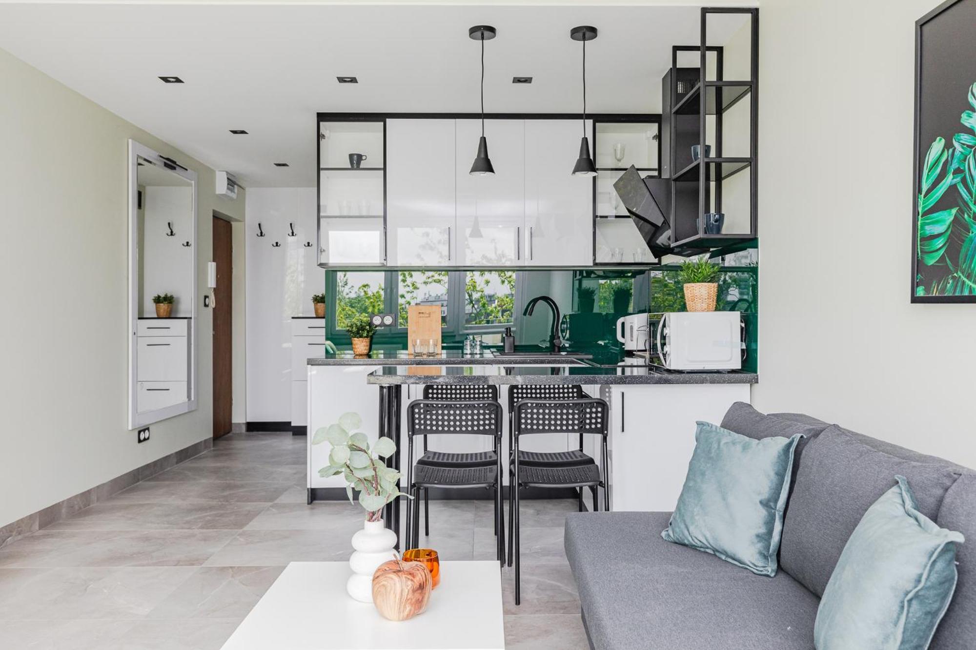 ורשה Superapart Saska 48A, Sleek 6Th-Floor Studio With Balcony & Elevator Access מראה חיצוני תמונה