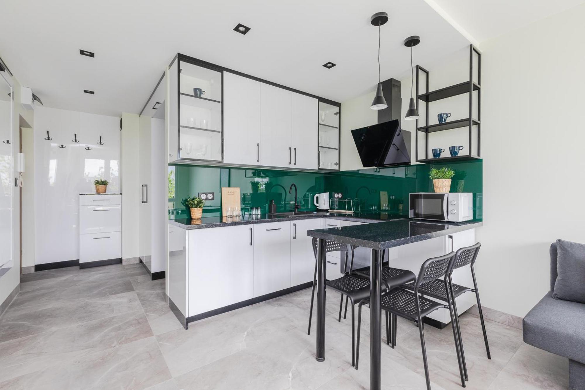 ורשה Superapart Saska 48A, Sleek 6Th-Floor Studio With Balcony & Elevator Access מראה חיצוני תמונה
